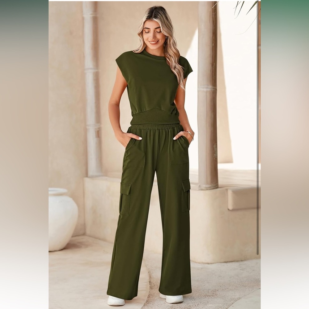 Pink Queen Womens 2 Piece Outfits Sweatsuits..size medium..(NWT) olive green